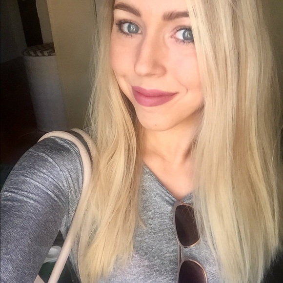 Meet your Posher, Steph - Picture 1 of 1